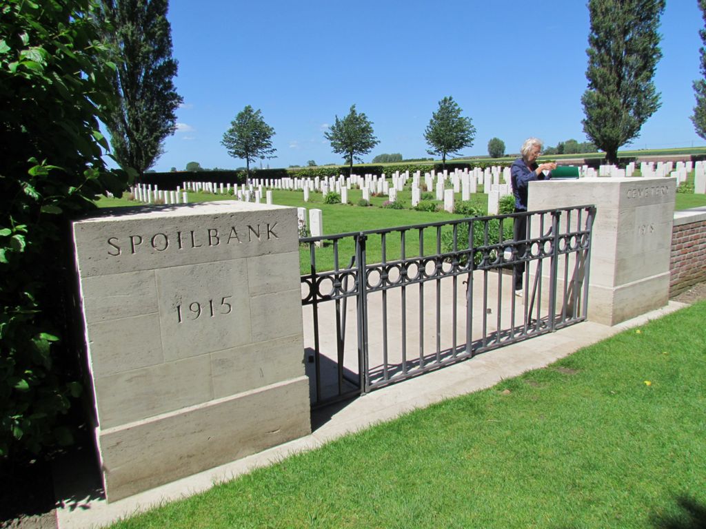 Spoilbank Cemetery